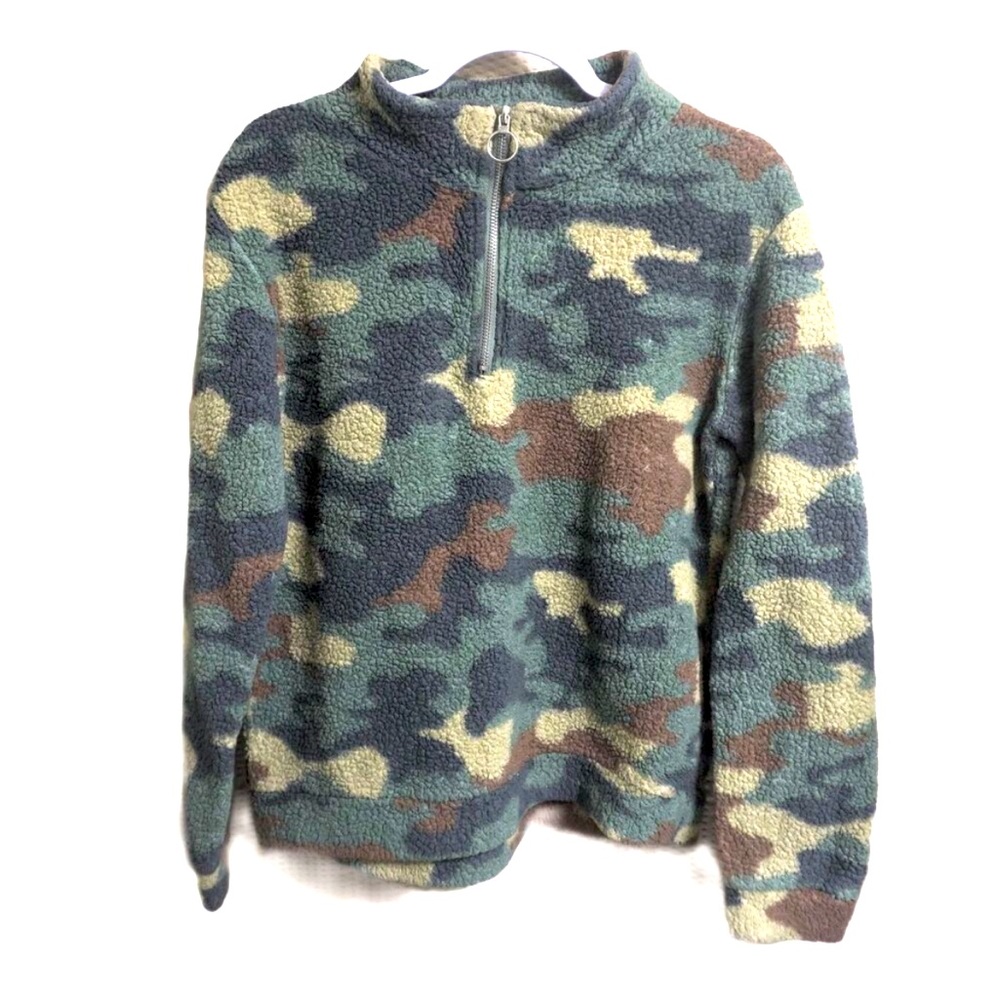 WEEKENDING FUZZY CAMO SHERPA
1/4 ZIP COZY WOMEN'S SWEATER
SIZE US MEDIUM